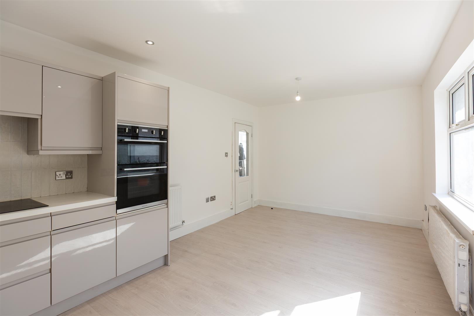 Lon Mefus, Sketty, Swansea, SA2 9EU